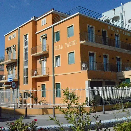 Tadini Hotel *